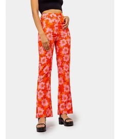 from articleand Buying Stuff, 60s Style, Fun Pants, Color Harmony, Bootcut Pants, Simple Tees, Floral Pants, 60s Fashion, Parachute Pants