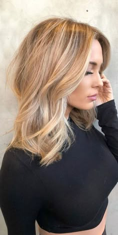 Haircuts 2022, Warm Blonde Hair, Medium Length Haircuts, Beautiful Blonde Hair, Bangs Short, Blonde Hair Looks, Shoulder Length Hair Cuts