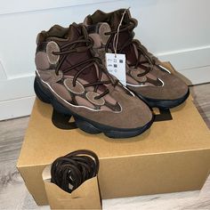 Adidas Yeezy 500 High Taupe/Black Bnwt Size 6.5 Unisex (7.5 Womens) Yeezy Season 6, Yeezy Season 4, Adidas Shoes Yeezy, Camo Boots, Yeezy Boots, Yeezy 500, Yeezy Season, Mens Yeezy, Yeezy 700