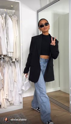 Autumn Outfit Inspo Aesthetic Casual, Outfit Inspo For University, Suit Jacket Outfits For Women Casual, Wide Leg Jean Trousers Outfit, University Outfit Classy, Minimalist Ootd Women, Jean Bleu Outfit, Outfit Ideas For University, Outfit Ideas Printemps