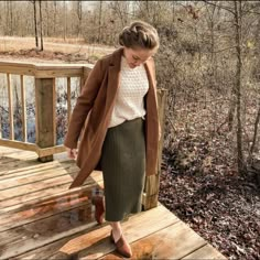 Jw Fall Outfits, Denmark Fashion Outfits, Modest Mom Outfits Winter, Fall Outfits Dresses And Skirts, Modest Farm Outfits, Modest Outfit Winter, Neutral Modest Outfits, Cute Modest Fall Outfits, Modest Outfits Fall