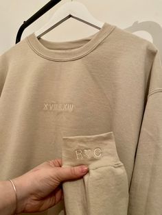 Simplistic Sweatshirt Design, Diy Sweatshirt For Boyfriend, Initial Sweatshirt, Beige Sweatshirt, Love Sweatshirt, Custom Sweatshirts, Personalized Embroidered, Couple Outfits, Font Styles