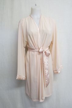 "Pink Satin and Chiffon Short Robe What a piece of Luxury! High end...Jones New York Many lovely details Words don't really do this beautiful garment justice...so elegant... FABULOUS semi sheer easy care polyester Excellent condition Classic kimono style Sweeping and Roomy Large/XL Length 37\" Bust 44\" 60\" circumference at hem Shoulder 18\" Kimono sleeve 16\" from underarm Beautiful and Chic (like you!) https://www.etsy.com/shop/BelindasStyleShop" Black Nightgown, Mode Kimono, Chiffon Shorts, Kimono Style, Womens Robes, Kimono Sleeve, Pink Satin, Kimono Fashion, Lingerie Sleepwear