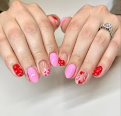 Valentines Gel Nails Ideas Short, Cute February Nails, Tippy Tap, Trendy Almond Nails, Nail Art Black, Nail Cute, Concert Nails, Nail Pink, Nail Red