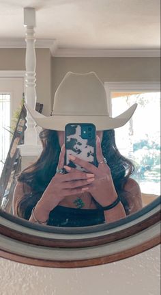 Hat Poses For Women, Cowgirl Photo, Mod Girl, Looks Country