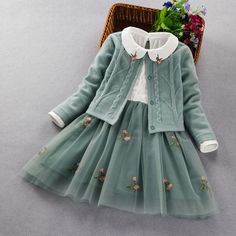 Kids Clothes Ideas, Elegant Girls, Princess Coat, Kids Designer Dresses, Elegant Girl, Children Clothes, Frock Design, Girls Clothing Sets, Girl Coat