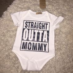 This Onesie Is So Cute And Funny! Cricut Bibs, Baby Onsies Ideas Funny, Funny Newborn Onesies, Onesie Cricut, Baby Onsies Ideas, Baby Onsies Funny, Baby Clothes Funny, Funny Baby Shirts, Boy Onesies