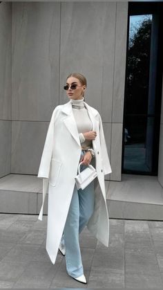 White Coat Outfit, Ny Outfits, Chic Winter Outfits, Winter Fashion Outfits Casual, Cozy Winter Outfits, April 6, White Coat, Notch Collar