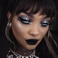 Chunky black and silver diamonds! Cosmetic Grade Glitter Black And Silver Glitter Makeup, Black Crow Makeup, Goth Alternative Makeup, Black And White Makeup Ideas, Gothic Eyeshadow Looks, Pretty Vampire Makeup Looks, Black Rave Makeup, Glitter Goth Makeup, Goth Rave Makeup