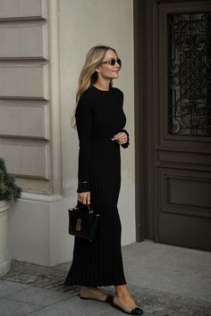 Simple Elegant Style Casual, Fall Dinner Outfit Dressy, Maxi Dress Fall Outfit, Sweater Dress Outfit, Chique Outfits, Winter Dress Outfits, Black Dress Outfits, Mode Inspo, Looks Chic