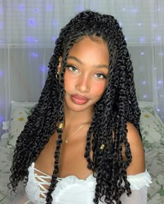 #braidpatternforsewin #braidingpatterns #braidpattern #bellamisewinwefts #truegloryhairsewins #virginhairextensions #realhumanhairextensions #haircolor #hairstyles #hairoftheday Twisted Hair, Twist Braid Hairstyles, Protective Hairstyles Braids, Hair Twist Styles, Pretty Braided Hairstyles, Girls Hairstyles Braids