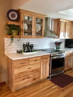 Hickory cabinets shaker style, tan or sand grout, white subway tile, white counter tops, open shelves, glass front cabinets Small Kitchen Decoration, Quartz Kitchen Countertops, Diy Kitchen Renovation, Quartz Kitchen, Cabin Kitchens, Farmhouse Kitchen Design