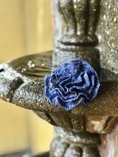 Blue Wool brooch Denim Wreaths, Denim Bracelet, Denim Wedding, Fabric Flower Brooch, Blue Jeans Crafts, Fabric Brooch, Denim Jewelry, Mini Wreaths, Denim Flowers