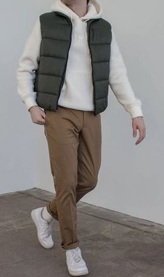 Mens Modest Fashion, Mens Everyday Outfits Casual, Mens Fashion Preppy Casual, Mens Fashion 2023 Fall, Men In Vests Casual, European Mens Fashion Winter, Men’s Neutral Fashion, Men’s Fall Street Style, Minimalist Outfit Men Winter