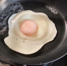 A WOMAN has shared her easy method for getting “perfect” fried eggs every time – and you don’t even need any oil. Lindsay explained that she’d been so overwhelmed the last time she shared the cooking hack on her social media pages, that she’d decided to do so again. “If you’re not making your eggs […]