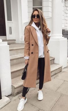 Coat Outfit Casual, Mantel Outfit, Long Coat Outfit, Camel Coat Outfit, Adrette Outfits, Pastel Outfit, Trendy Fall Outfits, Coat Outfits, Casual Winter Outfits