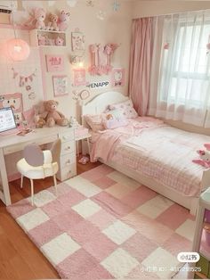 Room Decor Cute Korean, Kawaii Small Bedroom Ideas, Simple Kawaii Room Ideas, Room Inspo With Loft Bed, Pink Small Room Ideas, My Melody Bedroom Ideas, My Melody Room Ideas, Cute Kawaii Bedroom, Small Room Layout Ideas