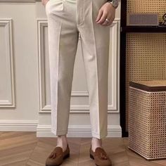 Rehaussez votre garde-robe sans effort avec notre pantalon à ceinture haute. Fabriqué en viscose luxueuse, ce pantalon offre une coupe flatteuse et confortable tout au long de la journée. Améliorez votre style grâce à l'équilibre parfait entre la mode et la fonction.

Matière : viscose 100%.
Style : décontracté/simple décontracté/élégant Décontracté/Smart Casual/Elégant


Avantages : Confortable Formal Straight Leg Non-stretch Dress Pants, Slim Fit Ankle-length Business Pants, Slim Fit Ankle Pants For Business, Business Slim Fit Ankle-length Pants, Semi-formal Slim Fit Straight Leg Bottoms, Casual Semi-formal Straight Leg Pants, Business Casual Slim Fit Wide Leg Pants, Business Casual Wide Leg Slim Fit Pants, Wide Leg Slim Fit Pants For Business Casual