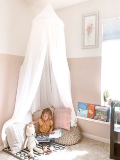 Toddler Reading Nook Girl, Teepee Reading Nook, Montessori Reading Nook, Girls Room Reading Corner, Reading Nook Girls Bedroom, Toddler Room Reading Corner, Reading Nook Nursery, Baby Reading Nook, Reading Nook Toddler Room