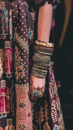 Fashion Photoshoot Ideas, Grand Hyatt, Mode Boho, Indian Aesthetic, Indian Fashion Designers, Indian Designer Wear, Churidar, Fashion Photoshoot, Designer Wear