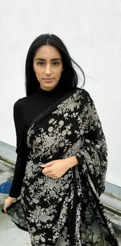 One of my favourite designers is Ritu Kumar, so imagine my surprise when I was… Black And White Saree, Floral Sari, Dress Simple Elegant, Indian Sari Dress, Ritu Kumar, Modern Saree, Sari Dress, Vintage Florals