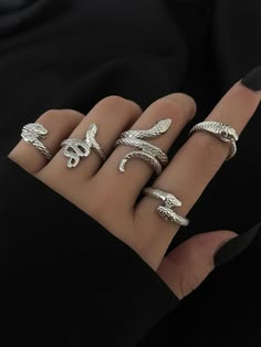 Jewelry Claims For Dr, Rings Accessories Fashion, Snake Rings Silver, Cool Jewlrey, Edgy Jewelry Rings, Snake Ring Aesthetic, Snake Jewelry Aesthetic, Cool Rings Aesthetic, Jewlrey Aesthic