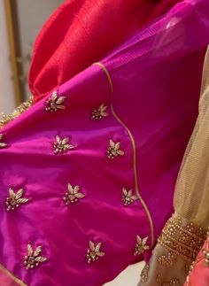 Simple Work Blouse, Aari Work Sleeve Design, Aari Work Sleeve, Violet Blouse, Baby Lehenga, Gold Work Embroidery, Aari Design, Fashionable Saree, Cutwork Blouse