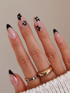 Love dark French tips? Here are 65 of the best black French tip nails that will elevate your basic manicure. Smink Inspiration, Short Hairstyle, Prom Nails, Pretty Acrylic Nails, Floral Nails, Chic Nails, Short Acrylic Nails