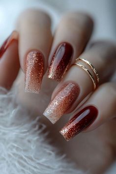 Red And Gold Nails Square, Quick Nail Art, Red And Gold Holiday Nails, Red Gold Christmas, Gold Holiday Nails, Wonderland Nails, Sophisticated Nails, Glitter Tips, Red And Gold Nails