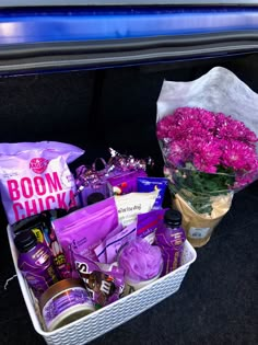 PURPLE THEMED GIFT BASKET Purple Themed Snack Basket, Purple Theme Basket Gift Ideas, Purple Mothers Day Basket, Flower Themed Gift Basket, Sophomore Night Gifts, Purple Color Theme Party Basket, Purple Baskets Gift Ideas, Purple Basket Gift Ideas For Boyfriend