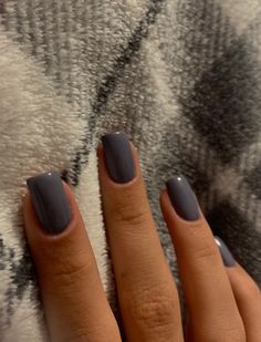 Dark Gray Manicure, Short Square Grey Nails, Cute Nail Colors For Winter, Gel Mani Short Nails Natural Winter, One Color Nails Winter, Short Square Gray Nails, Elegant Grey Nails, Grey Nails Fall, Short Dark Grey Nails