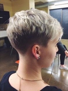 Trendy Bob, Undercut Pixie Haircut, Haircut For Older Women, Short Pixie Cut