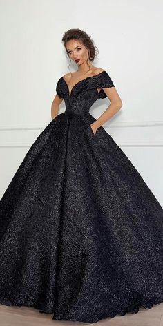 Black Wedding Gowns, Edgy Elegance, Black Wedding Dress, Gothic Wedding Dress, Wedding Robe, Cute Prom Dresses, Pretty Prom Dresses, Quince Dresses