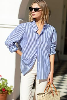 Outfits With Mens Shirts For Women, Blue Stripped Button Up Outfit Women, Man Shirt Outfit Women, Sailboat Outfit Women, Stripe Button Down Shirt Outfit, Blue Striped Top Outfit, Blue Striped Button Down Shirt Outfit, Blue Shirt Outfits Women, Blue Shirt Women Outfit