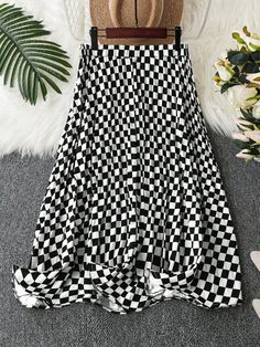 Style:Casual \nType:Pleated \nDetails:Pleated \nColor:Black and White \nPattern Type:Plaid \nWaist Line:Ultra High Waist \nLength:Midi \nTemperature:Spring/Fall (18-25℃/63-77℉) \nFit Type:Loose \nFabric:Slight Stretch \nMaterial:Fabric \nComposition:100% Polyester \nCare Instructions:Machine wash or professional dry clean \nSheer:No \n Pleated Skirt Plus Size, Printed Pleated Skirt, Plus Size Skirts, Aesthetic Outfits, Plus Clothing, Pleated Skirt, High Waist, Plaid, High Waisted