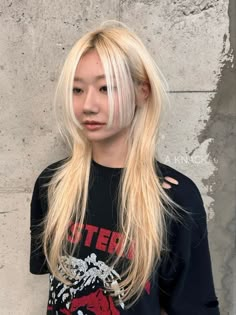 Blonde Hime Cut, Hime Cut Without Bangs, Blonde Hair Asian, Hair Inspiration Long, Pretty Hair Color, Haircuts Straight Hair