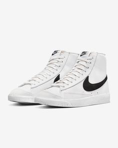 Nike Trailblazer, Nike Blazer Mid 77 Women, Nike Blazer 77, Nature Women, White Black Shoes, Blazer 77, Blazer Mid 77 Vintage, Best Blazer, Fashion Shoes Heels