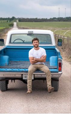 California Men Outfits, Western Cowboy Aesthetic Men, Scott Eastwood Style, Outdoorsmen Style Summer, Scott Eastwood Aesthetic, Country Style Men Outfits, Cowboy Men Aesthetic, Blue Collar Outfit Men, Hot Cowboy Aesthetic Men