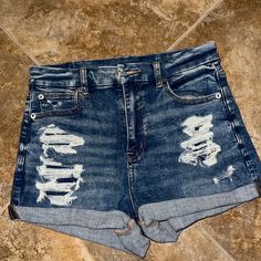 Brand New - Never Worn Perfect Condition Shorts American Eagle, American Eagle Black Jeans, American Eagle Jean Shorts, Boyfriend Jean Shorts, Mom Jeans Shorts, Festival Shorts, Black Jean Shorts, White Denim Shorts, American Eagle Jeans