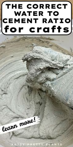 water and cement mixture Concrete Ideas Diy, Concrete Leaves, Diy Cement, Cement Molds, Diy Concrete Planters, Cement Garden, Cement Diy, Concrete Diy Projects, Cement Art