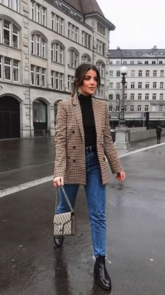 outfit dia lluvioso oficina , outfit dia lluvioso oficina verano, outfit dia lluvioso oficina formal, summer rainy outfit, summer rainy outfit ideas, ootd dia lluvioso, ootd dia lluvioso casual, ootd dia lluvioso verano, rainy weather outfits, rainy weather outfits for work, rainy weather outfits aesthetic, rainy day outfit summer, rainy day outfit summer casual, rainy day outfit summer work, rainy day outfits 2024, ootd dia lluvioso noche, ootd dia lluvioso oficina, summer rainy outfits casual, outfit dia lluvioso oficina casual, outfit dia lluvioso oficina vestido, outfit dia lluvioso oficina hombre, outfit dia lluvioso oficina jeans, summer rainy outfits aesthetic, summer rainy outfits 2023, rainy day outfit for summer, outfit dia lluvioso oficina mujer, outfit dia lluvioso oficina 2023 Outfit Casual Chic, Work Outfits Frauen, Fashion Edgy, Cold Outfits, Blazer Outfit, Checked Blazer, Winter Outfits For Work, Blazer Outfits, Work Outfits Women