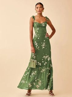 Semi Formal Wedding Attire, Formal Wedding Attire, Semi Formal Wedding, Floral Bridesmaid Dresses, Spring Wedding Guest, Spring Wedding Guest Dress, Fest Outfits, Floral Bridesmaid, Summer Wedding Guests