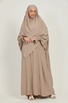 Our two layer khimar provides modesty & comfort for prayer or everyday wear. Shop two layer khimar now online today for UK & global shipping.