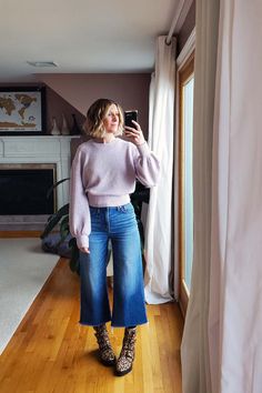 Ankle Boots Wide Leg Pants, Ankle Length Wide Leg Jeans Outfit, Wide Ankle Jeans, Wide Leg Ankle Jeans Outfit Winter, Ankle Boot Work Outfit, Ankle Bootcut Jeans Outfit, Ankle Jeans And Boots, Winter Boots With Wide Leg Pants, Cropped Flare Jeans Outfit Ankle Boots