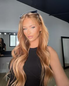 Pretty Blonde Hair With Lowlights, Deminsional Auburn Hair, Blonde Hair From Red, Strawberry Blonde With Balayage, Blonde Balayage On Copper Hair, Hair Inspo For Blue Eyes, Blondes Going Red, Spring Blonde 2024, Caramel Strawberry Blonde Hair