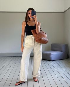 6 Chic, Editor-Approved Spring and Summer Style Essentials | Who What Wear Outfits To Wear With Sandals, Trousers Outfit Summer, Linen Trousers Outfit, Linen Looks, Lime Green Skirt, Trousers Outfit, Linen Joggers, Style Essentials, Floaty Dress