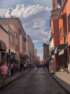 Street of San Luis Potosi, MEXICO. Street in Mexico. Mexico. Pretty view. Colorful. Vacation. Hispanic Snapchat Wallpaper, Ootd Aesthetic, Wallpaper Cute, College Girls, Summer 2022, Fashion Outfit, Summer Fall, Snapchat, Street View