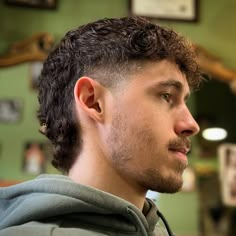 Men Hairstyle Mullet Short, Side Mullet Men, Faux Mullet, Mens Mullet Hairstyle, Modern Mullet Curly Hair, Mullet Curly Hair Men, Short Modern Mullet, Wet Hair Look Men