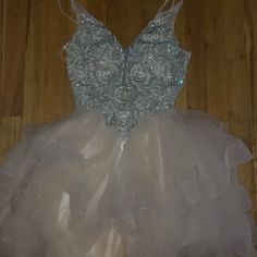 Super Elegant & Cute Sparkly Poof Dress. Great For Prom, Homecoming, Sweet 16s, Or Just For Parties. Size S! Worn Once. In Amazing Condition!! Homecoming, Colorful Dresses, Prom Dresses, Size 4, Prom, Womens Sizes, Womens Dresses, Grey, Dresses