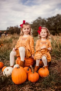 Anna Margaret, Pumpkin Patch Outfit Kids, Pumpkin Patch Photography, Fall Baby Photos, Fall Photoshoot Family, Pumpkin Patch Kids, Fall Baby Pictures